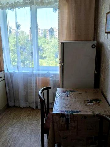 Здам 2-кімнатну квартиру в районі ринка Нива. Є меблі і техніка