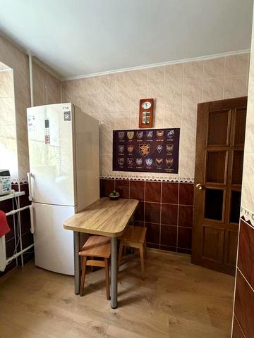 Пров Вацківський продаж чудової 3 кімн квартири з усіма меблями та технікою.Можливий продаж по спецкоштах.