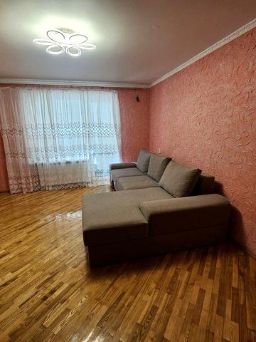 Оренда 2 кімнатної  в районі  ТРЦ " Дастор"