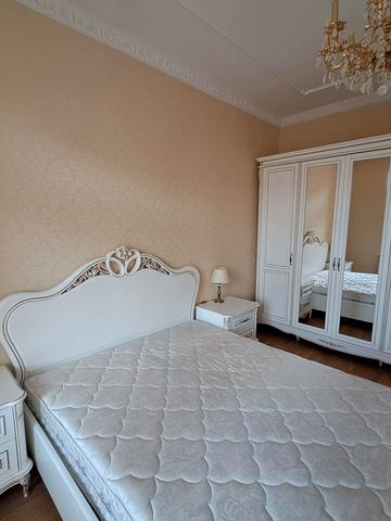 None 195000 USD