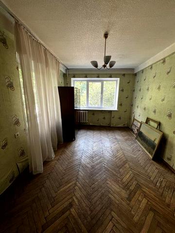 Продаж квартири метро Печерська 7- хвилин пішки