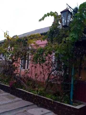 Продам пів будинку