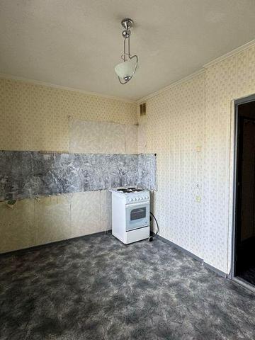 Продаж 1к. квартири поруч біля метро Позняки, вул. Мишуги, 11.