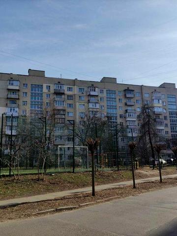 Солом’янка, Чоколівка,  Антонова 11  (Севастопільська пл. Космонавтів).