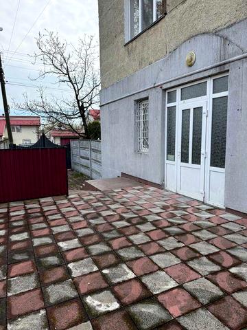 Продається нерухомість (квартира з власною терасою) 94 кв.м