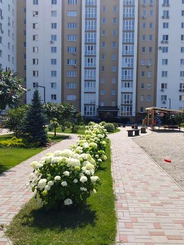 Продаєтся простора двох кімнатна квартира з усім необхідним,  для заселення ЖК Чабани