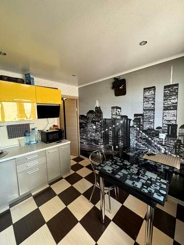 Продаи 1 кімн квартиру Симона Петлюри 36