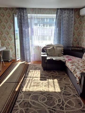 Срочно продам трехкомнатную в центре с видом на море