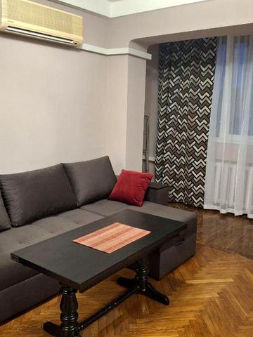 Здаеться в оренду двокімнатна. Богдана Гаврилішина 6. Метро КПИ.