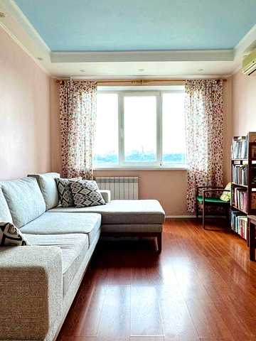Продам світлу 3-к квартиру 62м² вул Дніпровська набережна Березняки