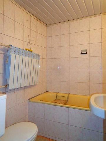 1/2 будинку, КАЗБЕТ (тихий центр) 70м2. 4 кімнати (три окремі). Побут. техніка, меблі. Заїзд для авто. Автономне газове опалення незалежне від світла