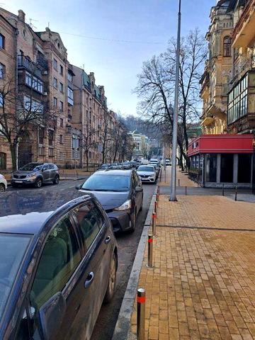 Чарівна та затишна квартира в центрі Києва