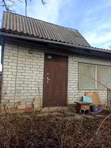 Продам дом -дачу в Высоком .Участок 12 сотПечное отопление. Приват TB