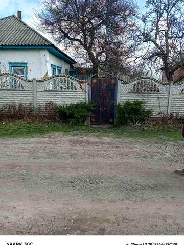 Продам будинок та окрему земельну ділянку в селі підлипне, Конотопського району.