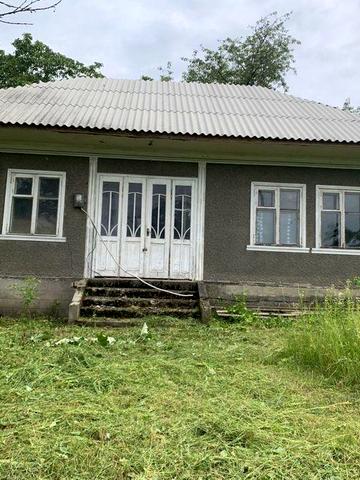 Продається затишний будинок у мальовничому місці!