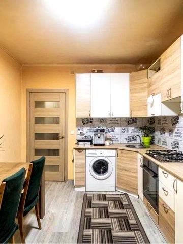 Продам 2к.квартиру з ремонтом та меблями