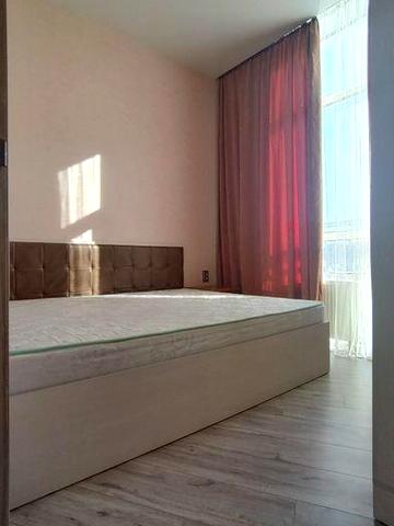 Сдам 2 к.кв. ЖК Ключ, 50 кв., 8/17,  метро  Бот.сад, підземний паркінг