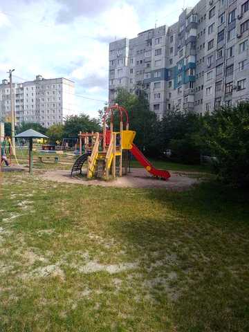 продаж 3к кв на Жадова