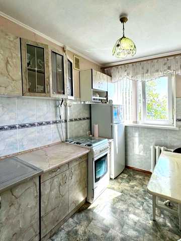 Космонавтів вул., 134