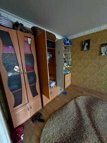 Продам 1 комнатную квартиру в хорошем состояни, с ремонтом, без долгов. Мебель частично остается.