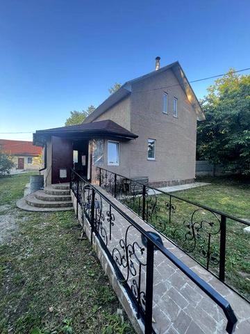 Оренда будинку за містом.Смарт-кімната.