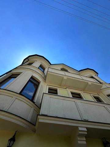 Вишукана квартира в центрі міста — клубний будинок, дизайнерський ремонт.
