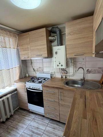 Сдам двухкомнатную квартиру на Гагарина , рядом с Таврией в 5-тиэтажке!!!
