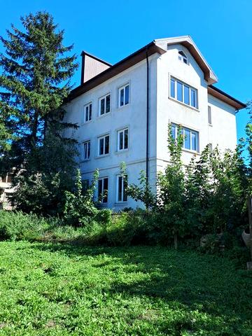 Продається трьохповерховий будинок в м.Монастириська (210$ м²)