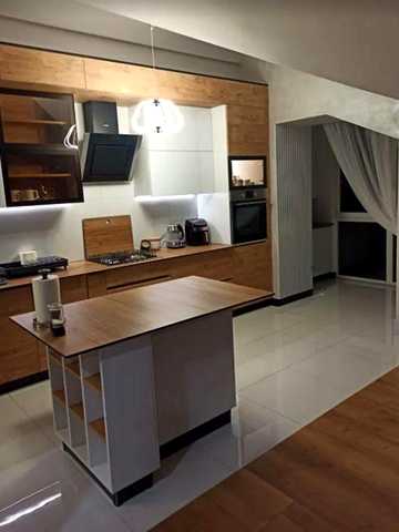 Продаж 3к квартири 103 кв. м на вул. Лозовецька