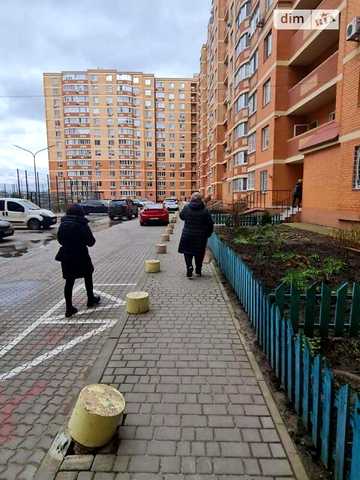 Продаж 3к Квартира Шкільна вулиця
