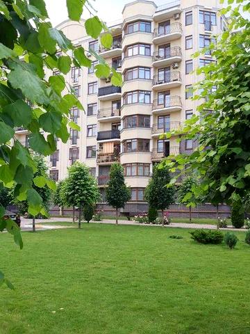 трикімнатна, дворівнева в закритому ЖК Rich Town без % ЖК Rich Town