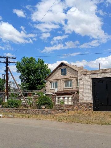 Продам двох поверховий будинок