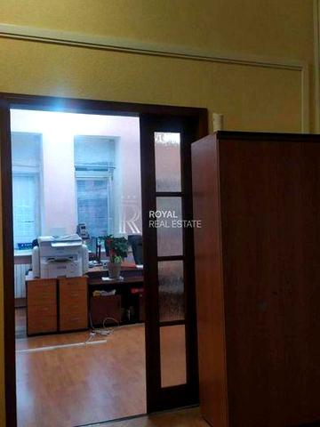 Продаж Квартира Київ вул. Велика Житомирська 18А 5 кімнат 196 м² Під офіс 2 входи Високі стелі Ліфт Паркомісця Газове опалення