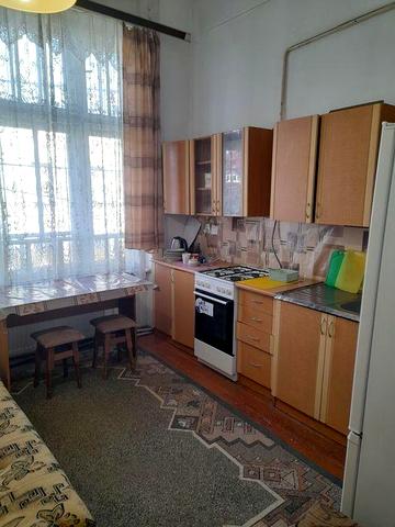Берегове,центр здам 1к кв.на довго