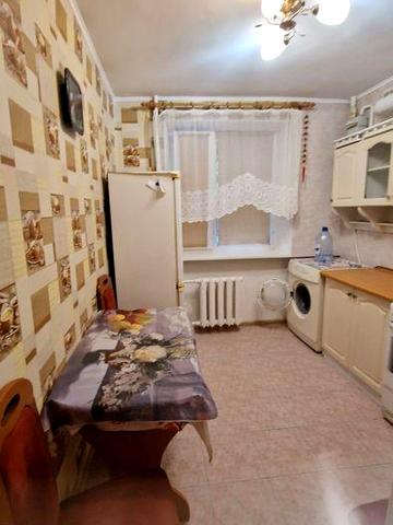 Сдам 2 комн квартиру на Левитана/Люстдорфской дороги. Свободна.1 эт!