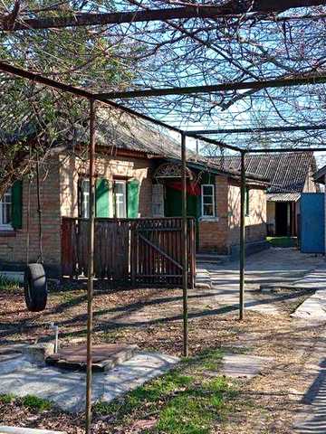 Продаєця дом не далеко від моря