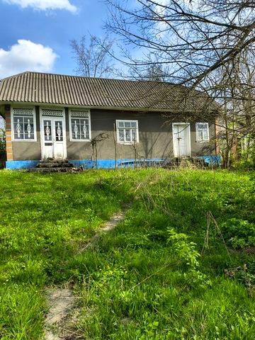 Продаж будинку в сільській місцевості