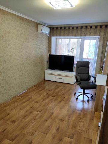 Продам 2- кімнатну квартиру в центрі міста з  індивідуальним опаленням