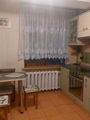 Анатолія Петрицького вул., 7