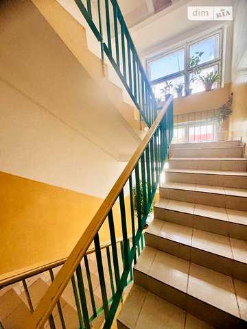 Продаж 3к Квартира Олега Ольжича (Разіна Степана) вулиця