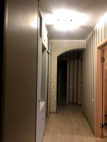 Продаж 3-х кімнатної квартири. У тихому центрі з охороною та паркінг. Меблі, бутова техніка усе для зручності. Документи прозорі, від власника.