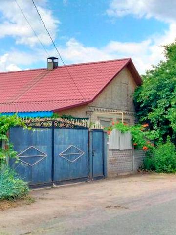 Продам дом в центре села Вязовок с удобствами и автономией.