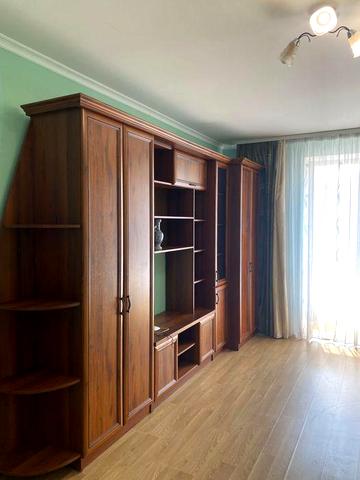 Здається в оренду  1 кім, кв квартир вул . Довга ( початак)