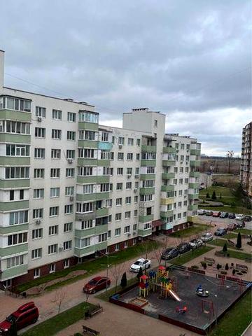 Продається 2 к квартира з ремонтом