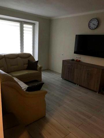 продам 3х кімнатну квартиру в центрі без комісії