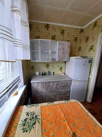 Сдам 1 ком кв с ремонтом м. Холод Гора. 6000 гр + свет.