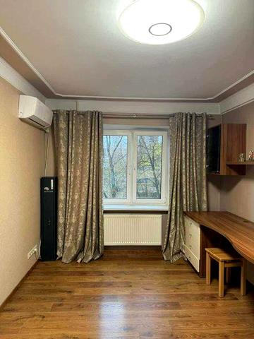 Продам 3х кімнатну квартиру  Миколи Руденка 18