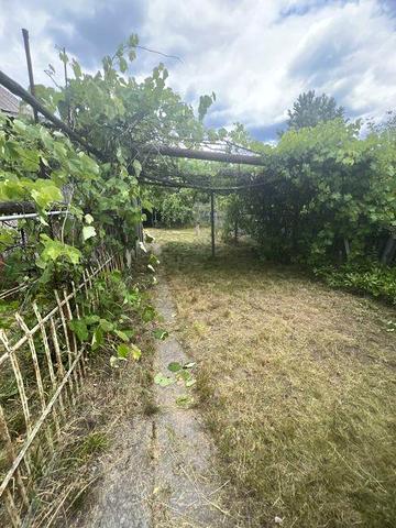 Продам будиночок Іванківський район село Яхнівка