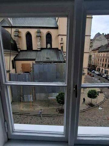 Кавалерка в центрі міста