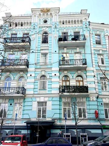 Продаж елітної  квартири 101м² на Десятинній 1/3 (останній поверх, історичний центр)